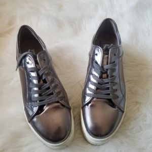 !EVERYTHING GOES! Silver Platform Sneakers